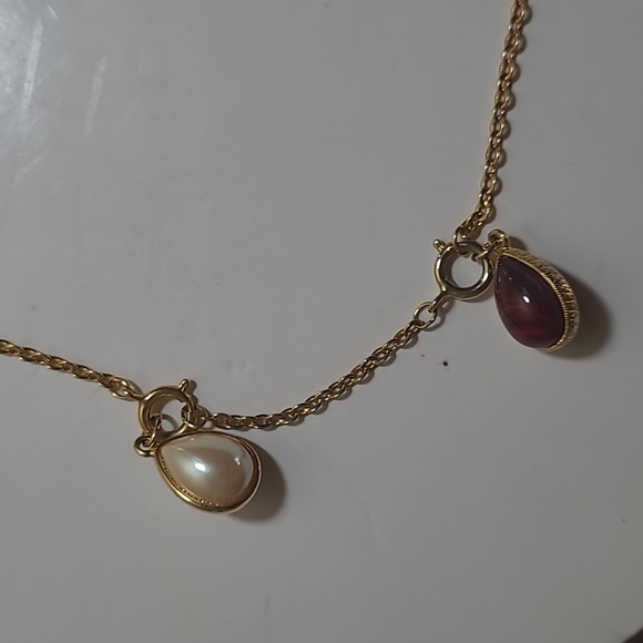 Joan Rivers egg pendant - Picture 2 of 6